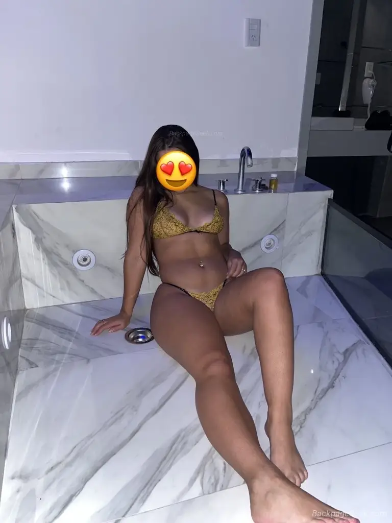 Hi honey Im new girl available for massages and sex