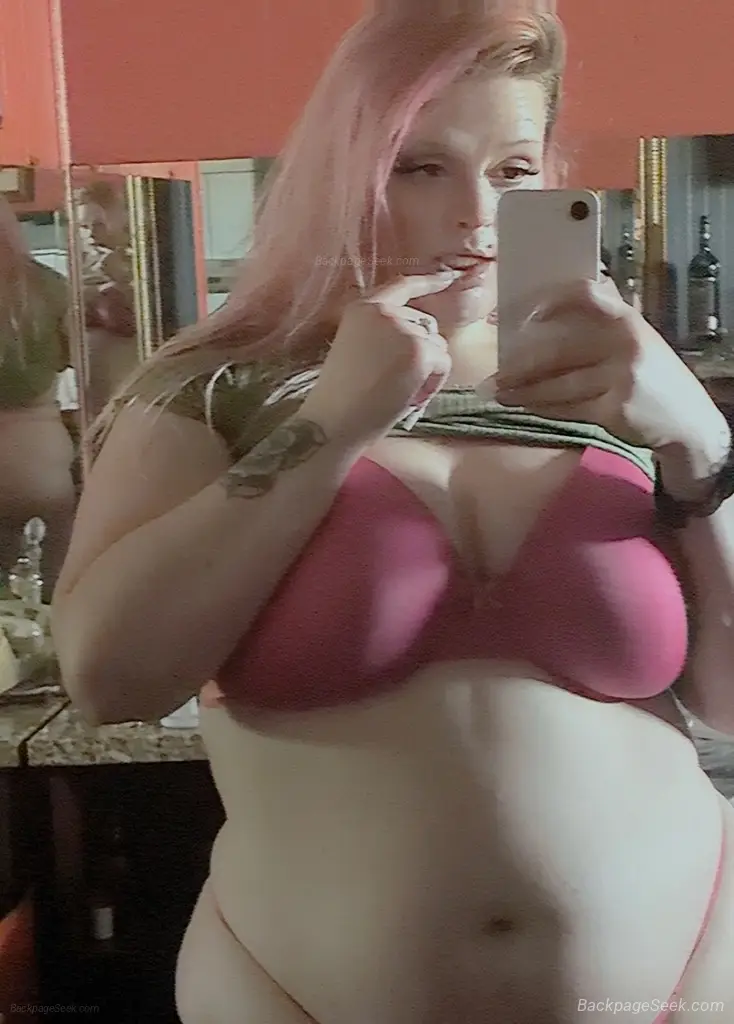 CUM MAKE UR DAY BETTER WITH THE THROATGOAT LET ME SUCK AWAY... in Kansas City – Women Seeking Men photo 3