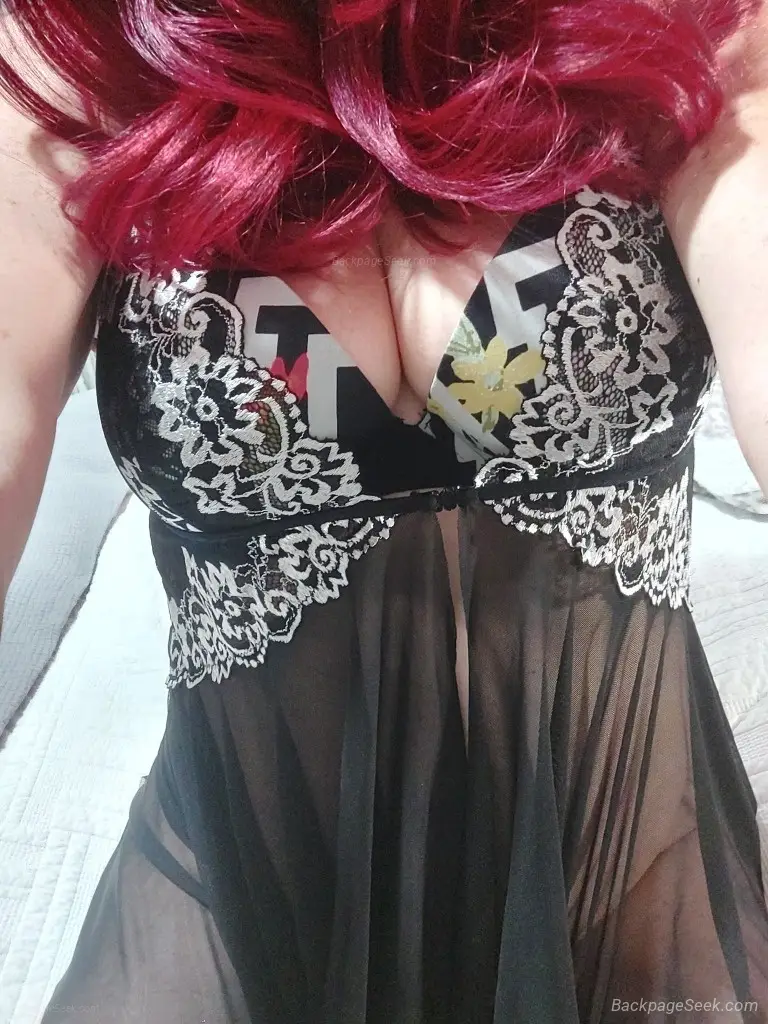 RedHead Hottie in Kansas City – Women Seeking Men photo 2