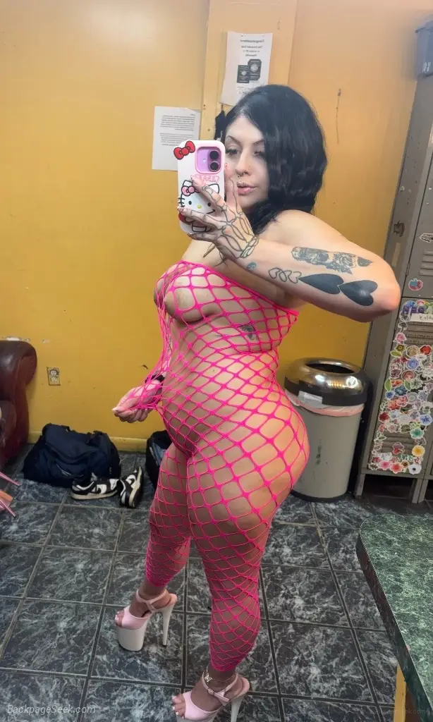 Kitty- Knoxville s hottest and top brunette temptation
