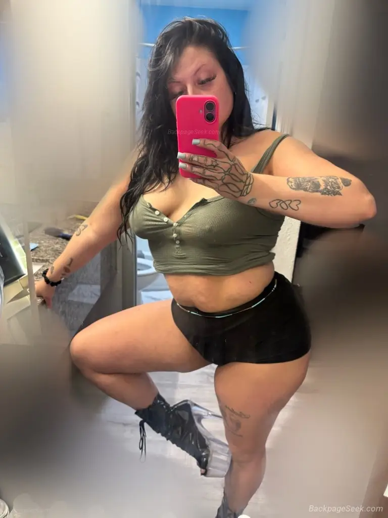 Kitty- Knoxville s hottest and top brunette temptation in Knoxville – Women Seeking Men photo 5
