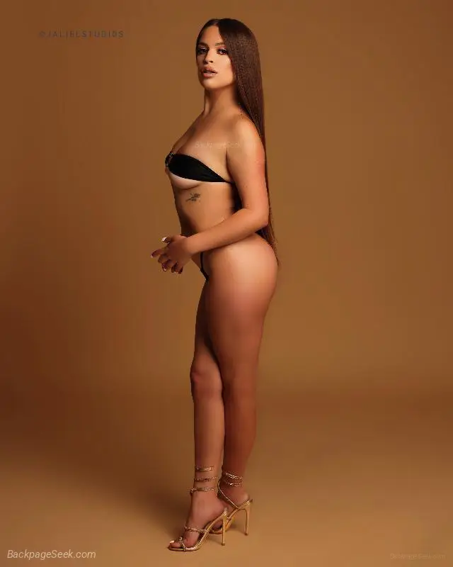 Petite brunette and dangerously unforgettable in Las Vegas – Women Seeking Men photo 4