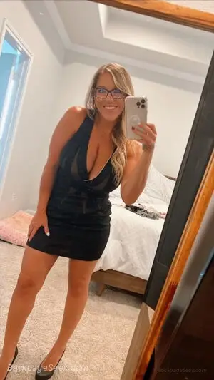 Milf alert! looking for sensual friends