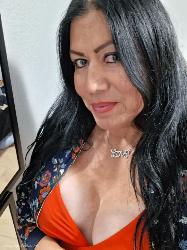 For your latin love , i'm here to bring you pleasure .