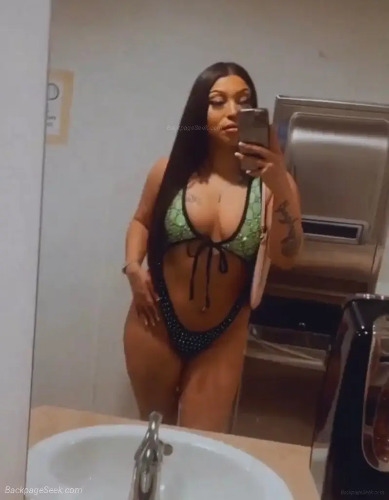 SeXXXy LATiNA REAdy 2 PLAy