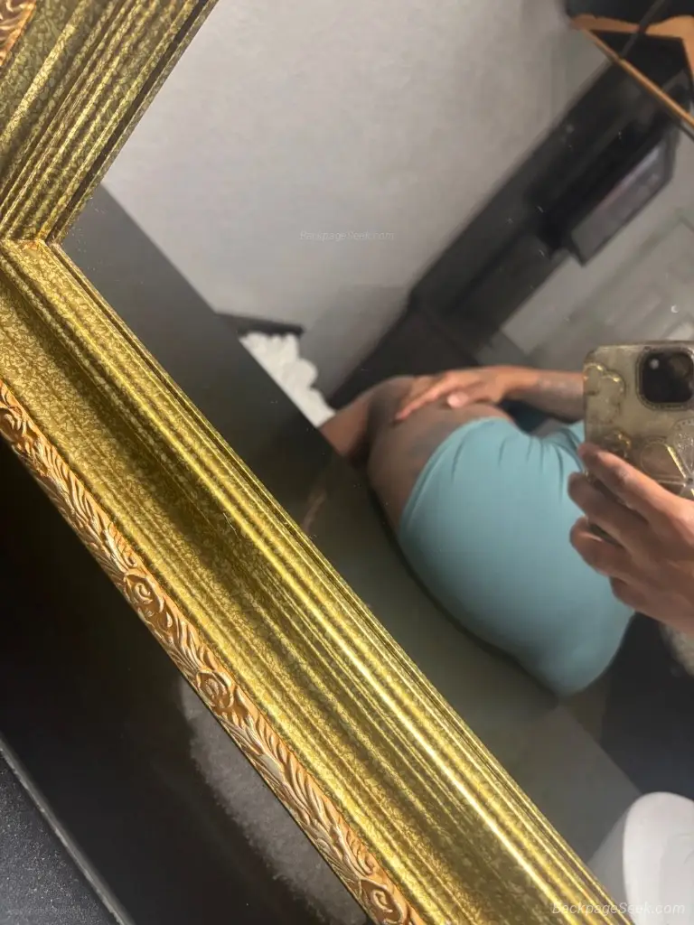 Come get this pussy papi SLIM PETTIE NEW IN TOWN
