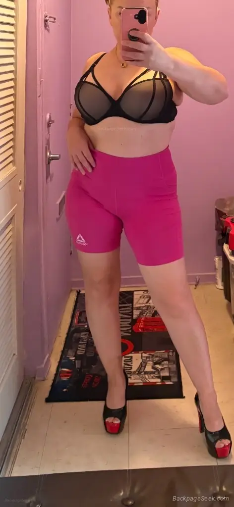 Ukranian Blonde Busty Bella in London – Women Seeking Men photo 5
