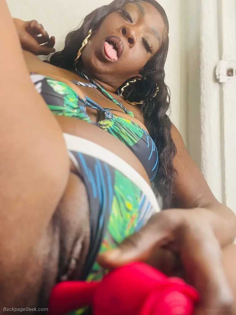 SUPER SOAKER A real Squirt Queen INCALL OUTCALL OFFERED