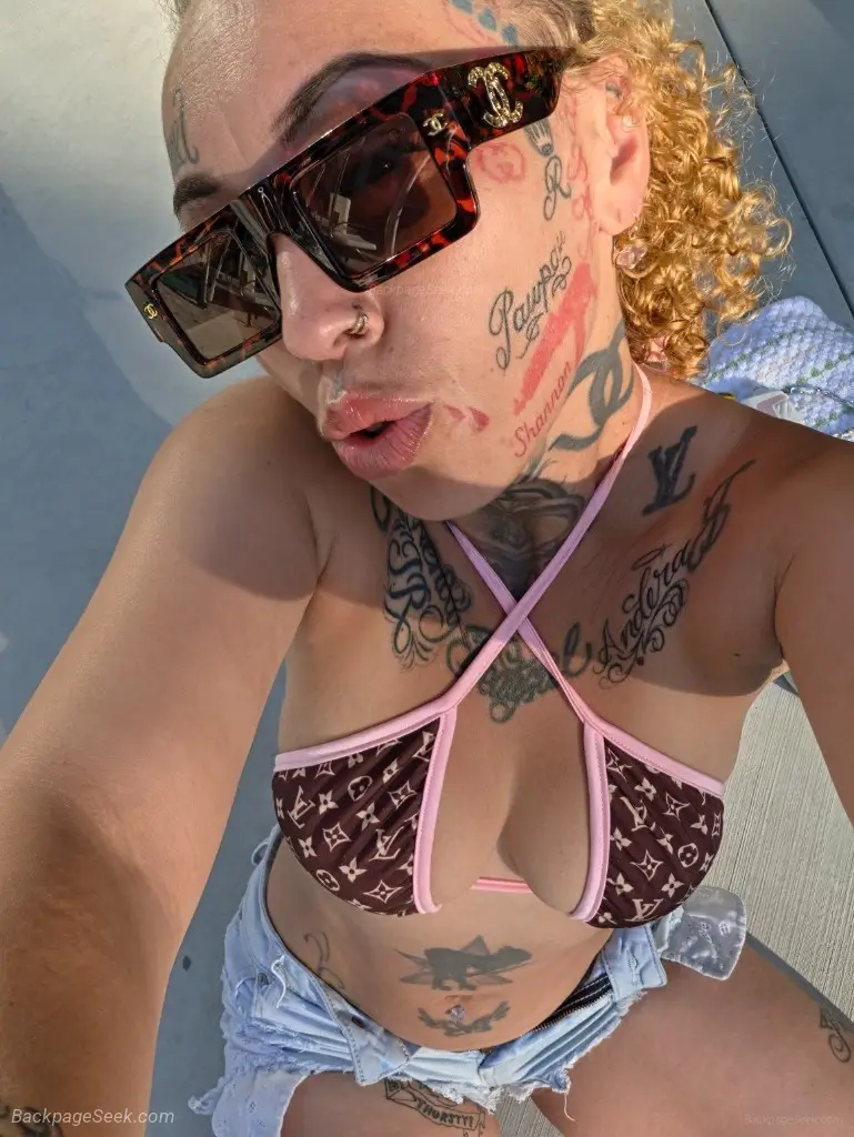 The b red bone has a pretty b tonight so you should ask me about