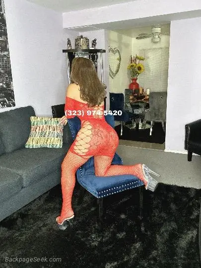Alexita in Long Beach – Women Seeking Men photo 4