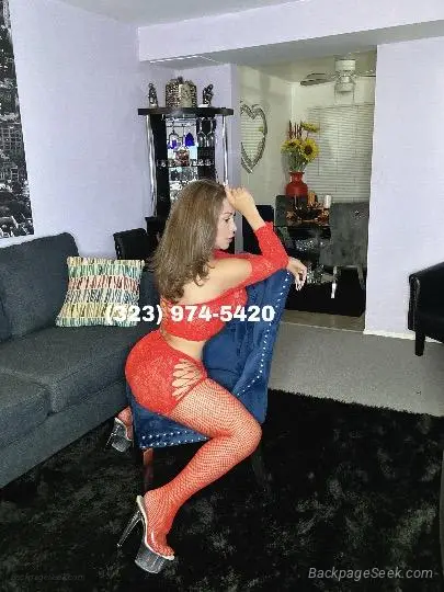 Alexita in Long Beach – Women Seeking Men photo 6