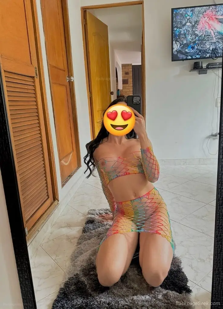 Looking for a man who can handle a little temptation I m fem... in Long Beach – Women Seeking Men photo 4