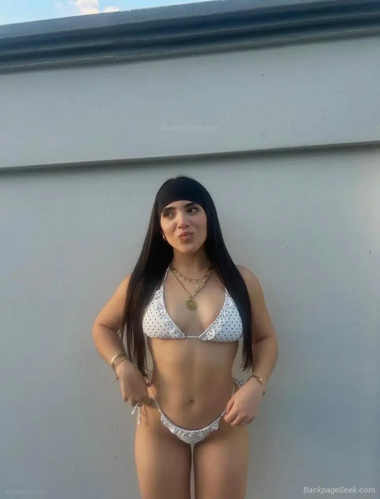 I'm VALENTINA Very petite Colombian latina treat Nice and na... in Long Island – Women Seeking Men photo 4