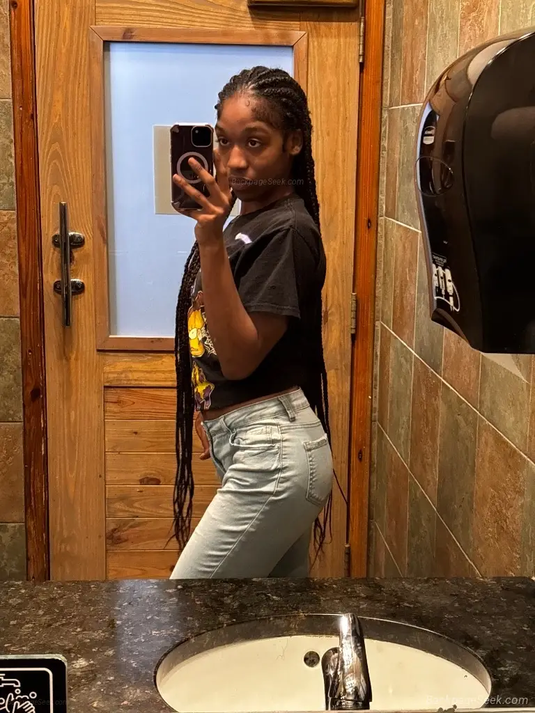 My service is 200 my short is 150 money has to be upfront an... in Long Island – Women Seeking Men photo 3