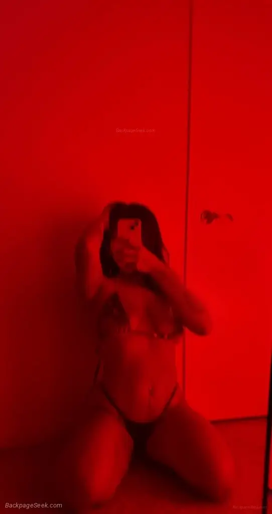 incal ready with Petite Latina in Los Angeles – Women Seeking Men photo 2