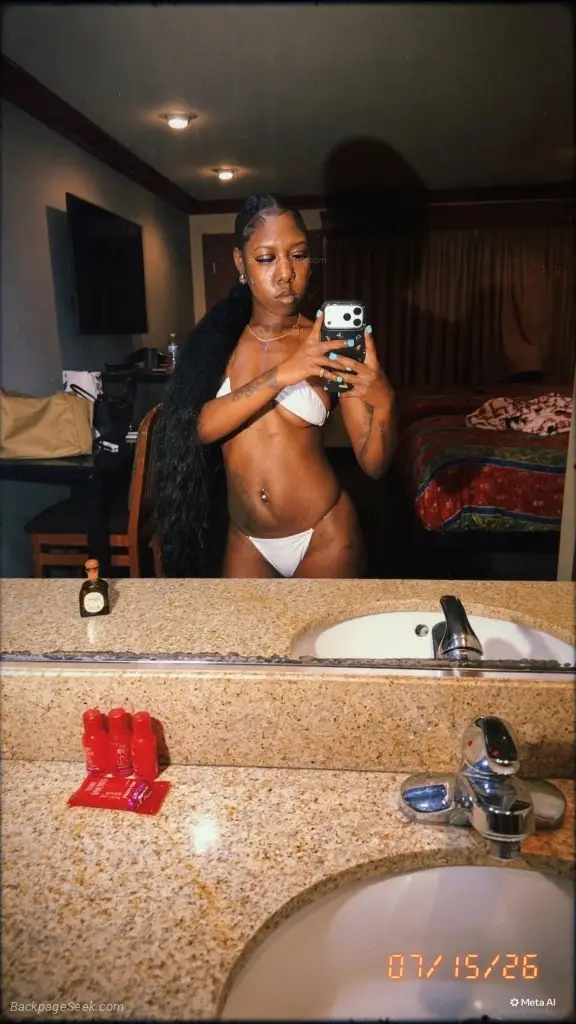pretty petite & ready to meet