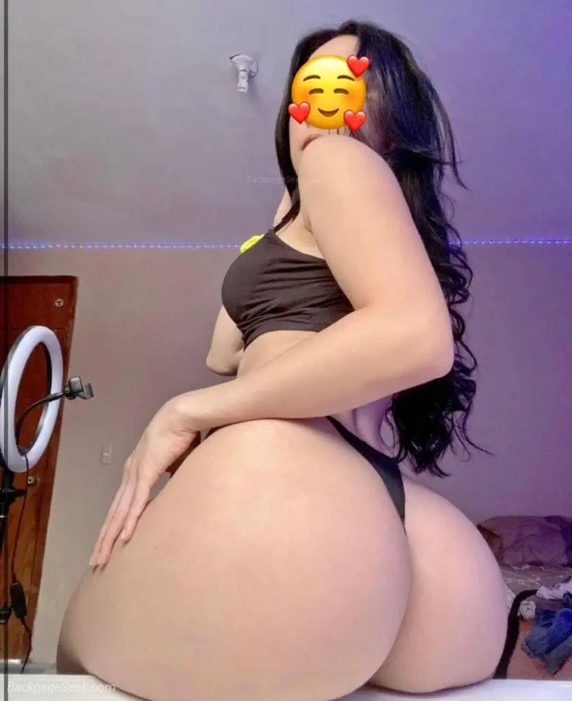 HOT COLOMBIANA READY TO SPOIL YOU PAPI
