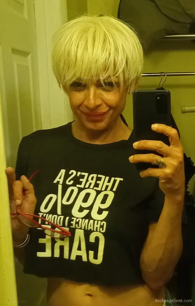 Fetish Friendly Dont mention money read post Nympho Tranny s... in Louisville – Women Seeking Men photo 2