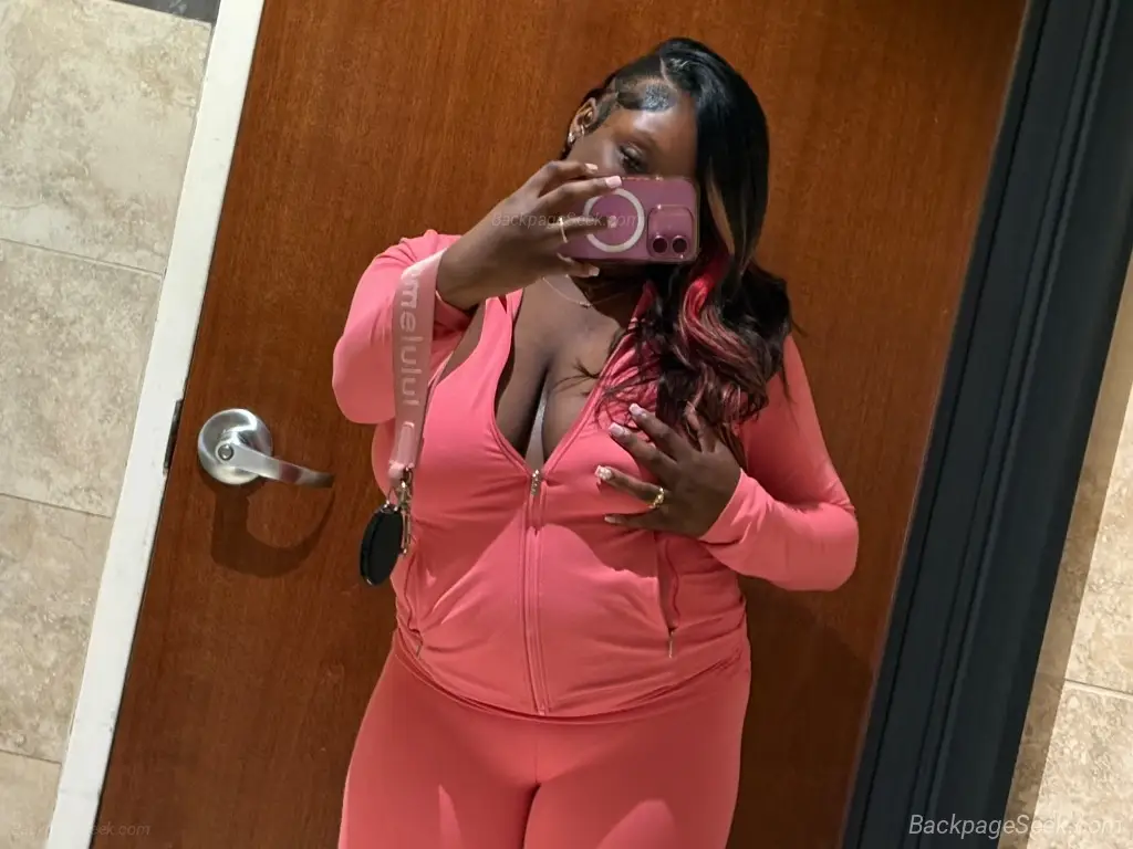 welcome to the dollhouse in Louisville – Women Seeking Men photo 4