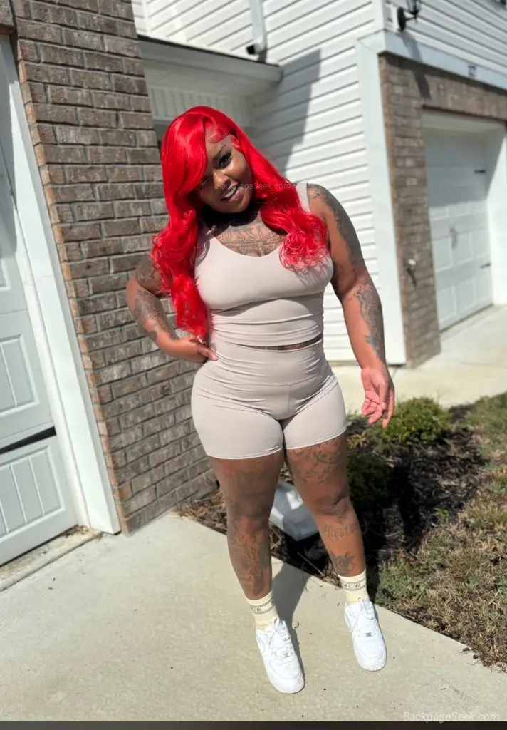 pretty in real life Ask about my special in Macon – Women Seeking Men photo 2