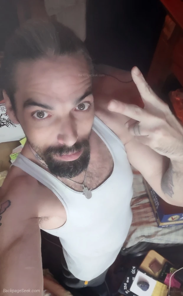 42 M seeking FWB in Mansfield – Men Seeking Women photo 2