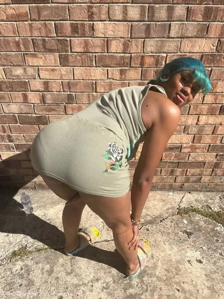 NEW GIRL IN TOWN AVAILABLE 24/7 THROAT DEMON PRETTY BROWNSKINN