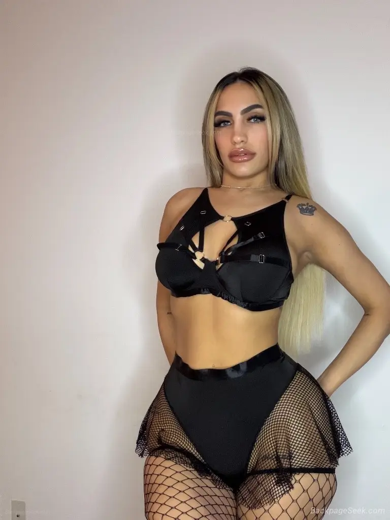 Sexy latina in Miami – Women Seeking Men photo 4