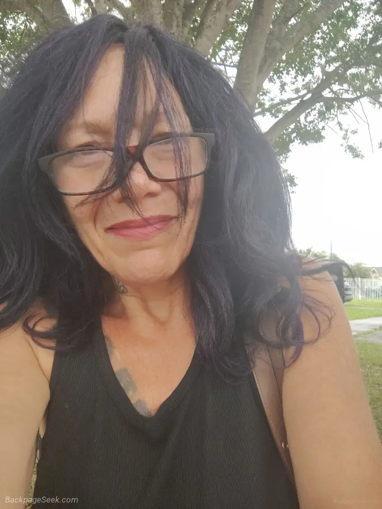 i am a fetish friendly mature woman in Miami – Women Seeking Men photo 2
