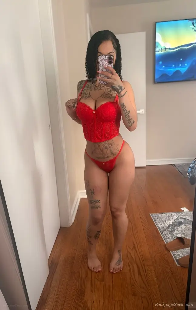 FORBIDDEN FRUIT SWEET TEMPTING SATISFYING in Milwaukee – Women Seeking Men photo 3
