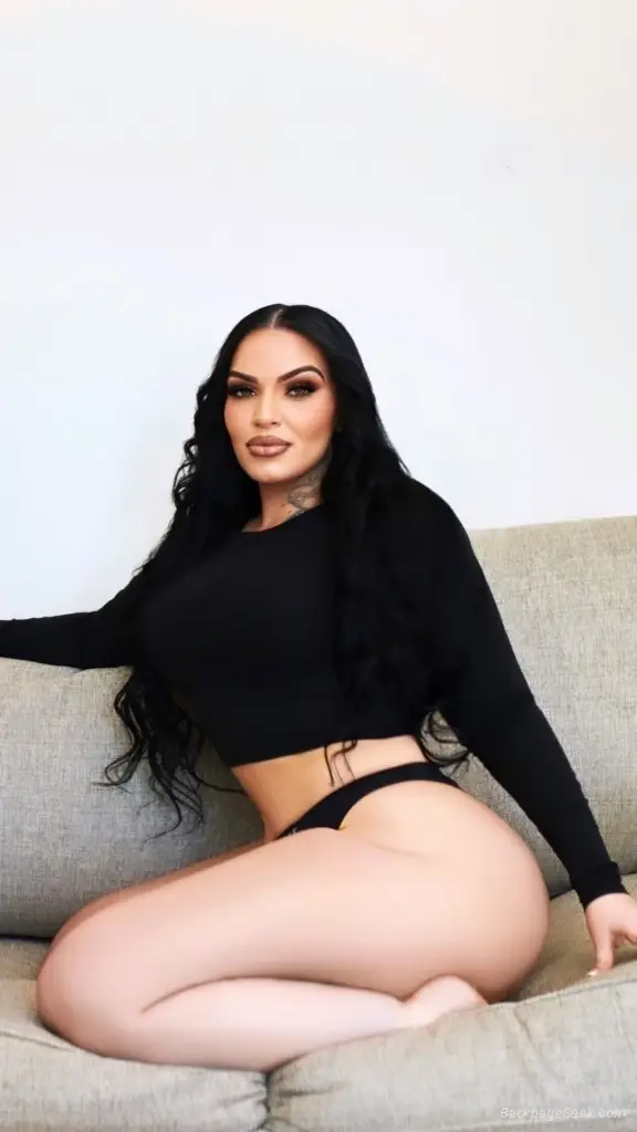 CURVY Middle Eastern godess