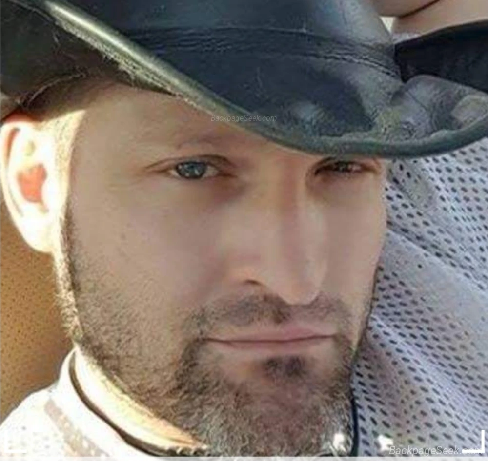Clean cut ex Army guy seeking some attractive companionship in Minneapolis – Men Seeking Women