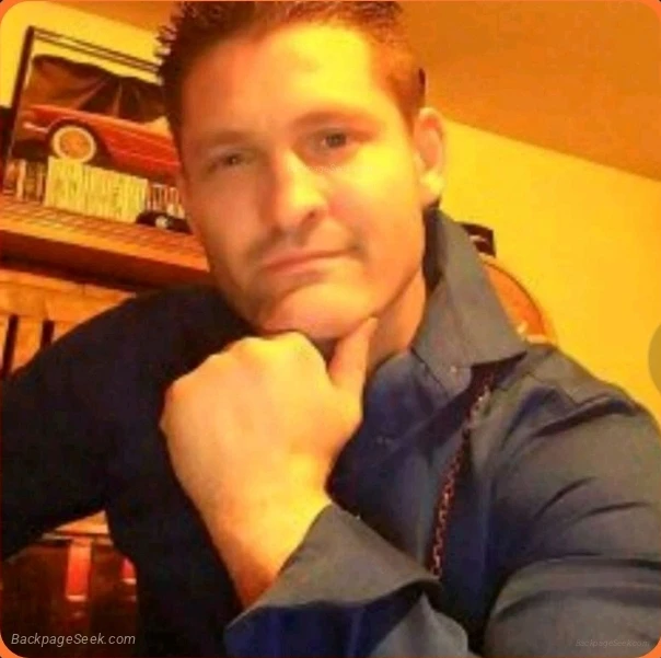 Clean cut ex Army guy seeking some attractive companionship in Minneapolis – Men Seeking Women photo 2