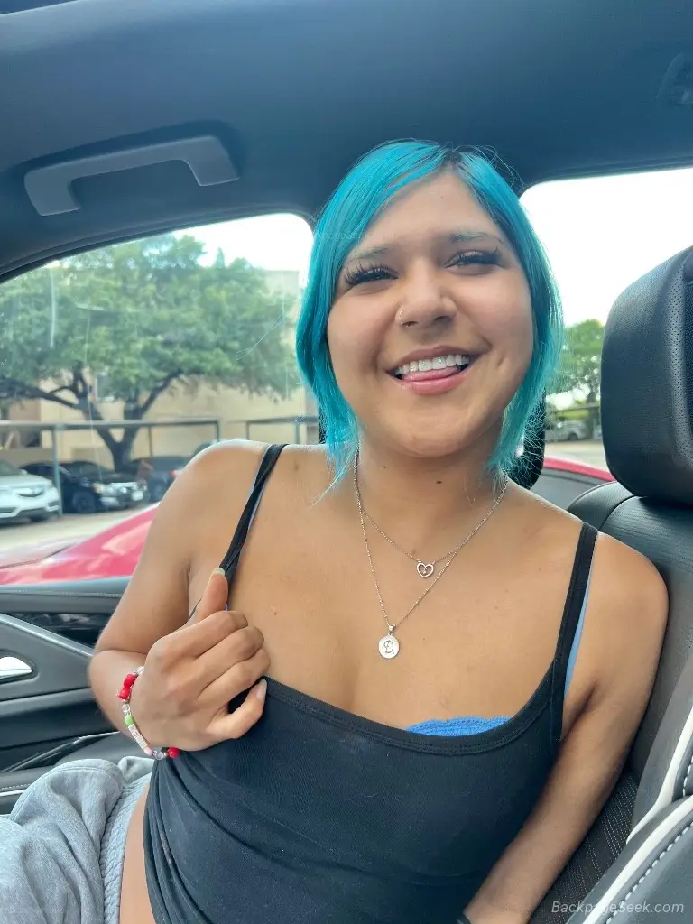 HEY IM LUXURY CAN I BE YOUR PRETTY PRINCCESS