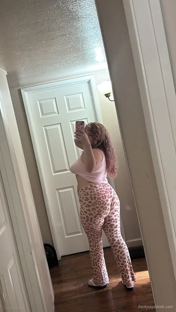Goth Mistress Dominatrix its my bday month out or incall spe... in Modesto – Women Seeking Men photo 3