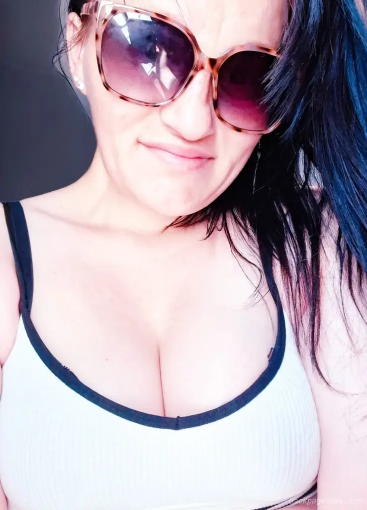 Sexy Petite Brunette Spinner Available NOW