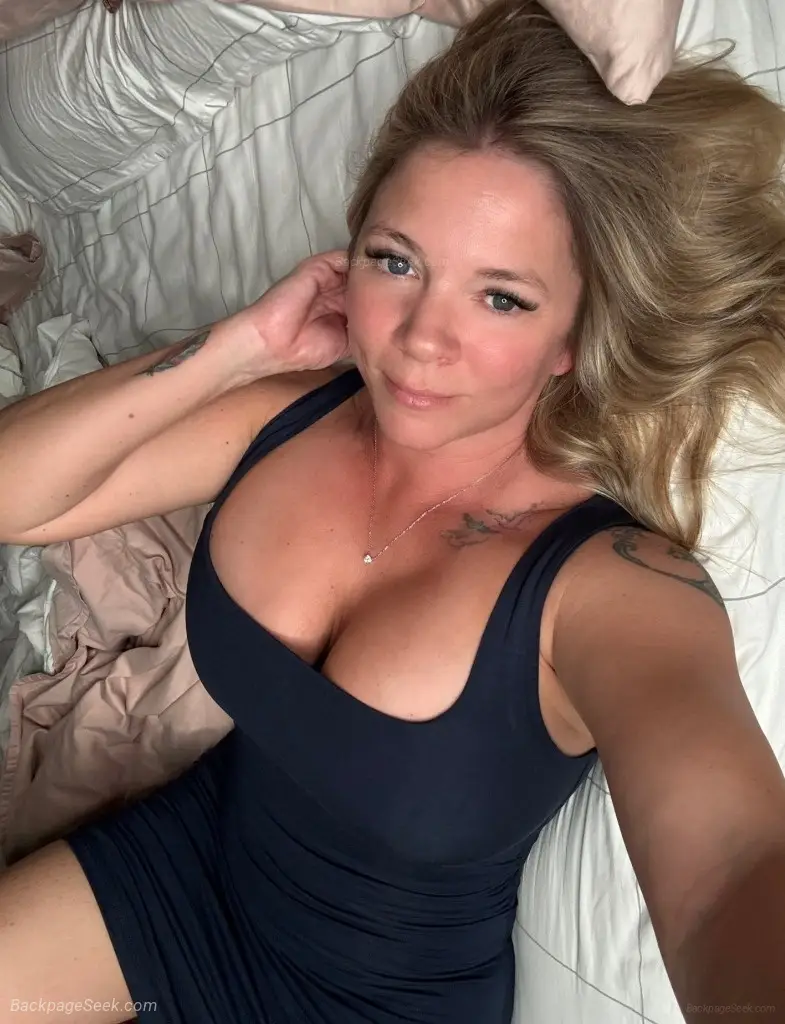 Nice well clean Old Milf Queen Juicy Pu**y ready for your enjoyment