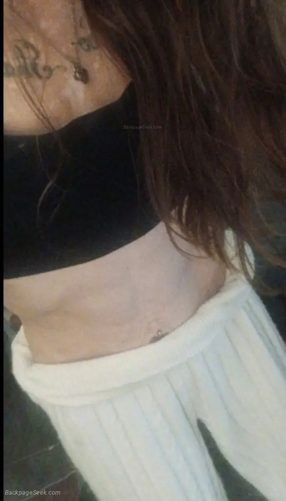 Funsized Green eyed beauty in Nashville – Women Seeking Men photo 4