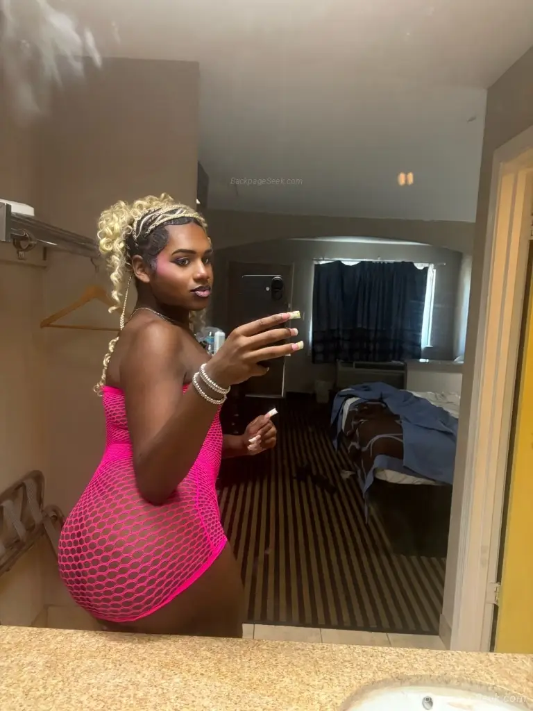 PINKY THE BLONDE BIMBO in New Orleans – Women Seeking Men photo 6