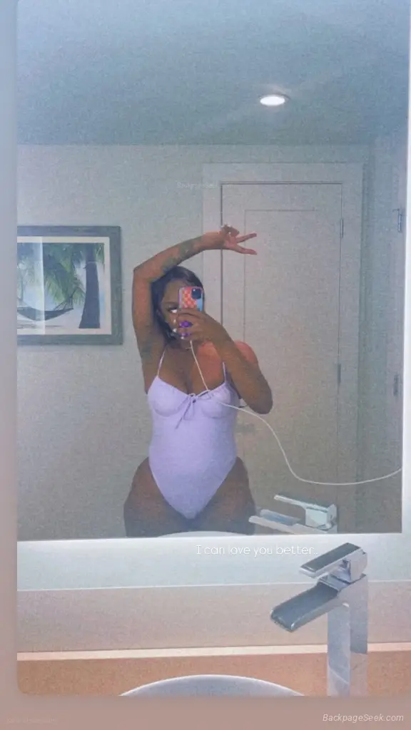 NASTY BEAUTIFUL FREAK very discreet WET and tight THROATGOAT