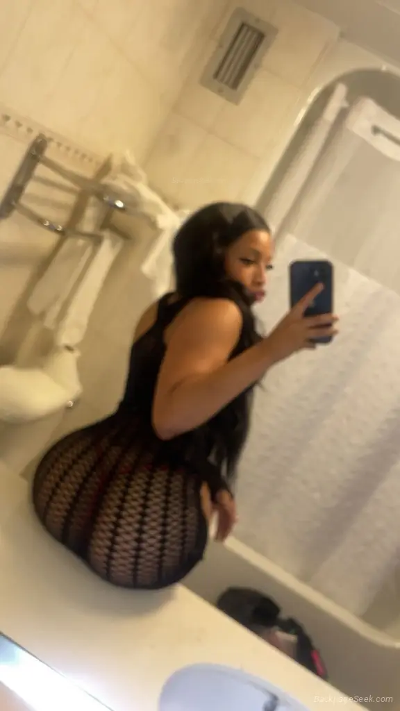 looking for daddy to spoil me