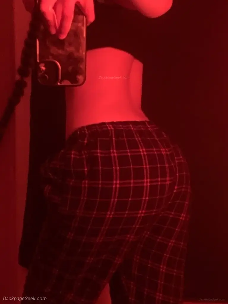 5'3 redbone petite fluffy soft slimthick