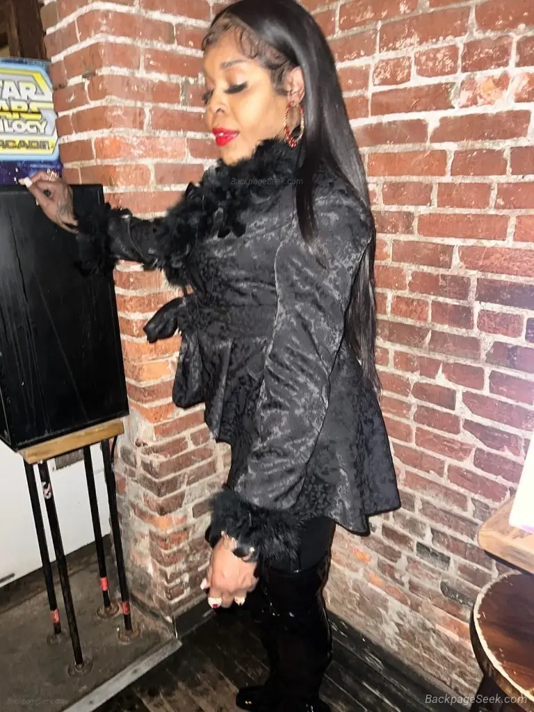 Visiting Deep DISH when u ready to get the nut suck out your... in New York – Women Seeking Men photo 2