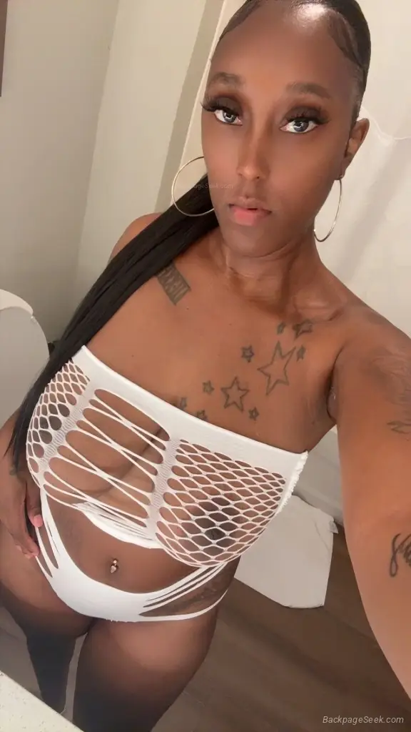 YOUR Favorite Fantasy ready to please in Norfolk – Women Seeking Men photo 2