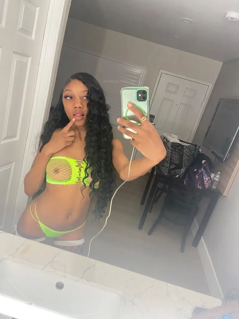PETITE EBONY INCALLS OUTCALLS
