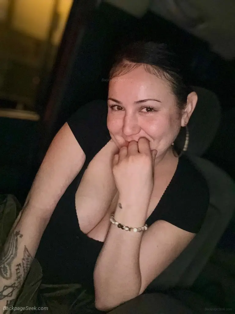 Upscale Busty Tattooed GODDESS THROAT GOAT in North Bay – Women Seeking Men photo 3