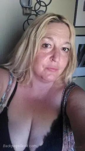 Sexy mature busty blonde in Northern Virginia – Women Seeking Men photo 5