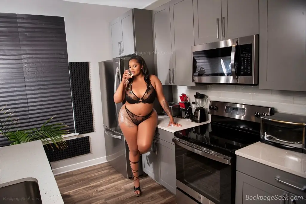 Tori the Body in Northern Virginia – Women Seeking Men photo 2
