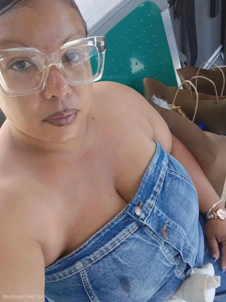 sexylatina sweety pie....40 dds tan thick n sexy...