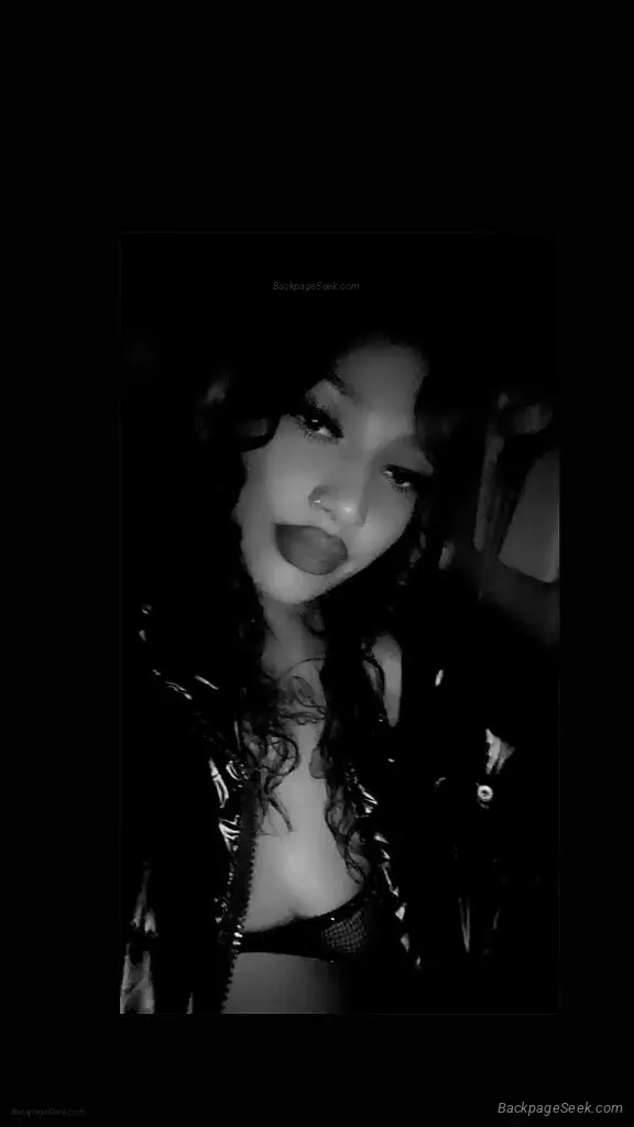 Thick Latina in Oakland – Women Seeking Men photo 4