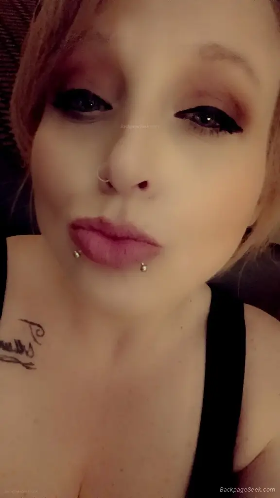 DD PAWG thick thighs pretty eyes